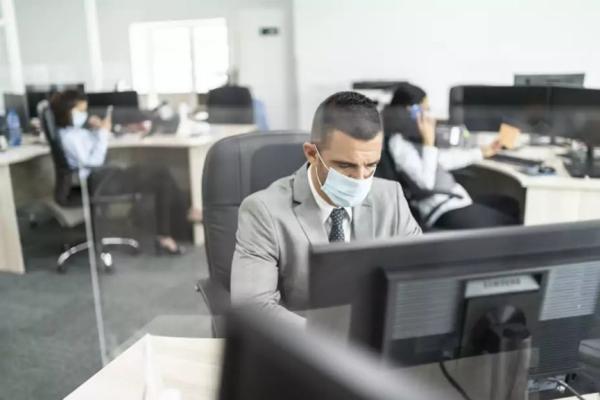 استفاده مداوم از ماسک در محل کار از 28 فوریه، تحت شرایط خاصی برداشته می گردد