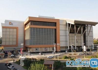 مگامال یکی از معروف ترین مراکز خرید شهر تهران است
