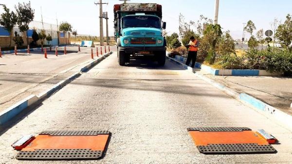 کنترل تخلفات حمل بار در جاده های استان مرکزی با باسکول سیار