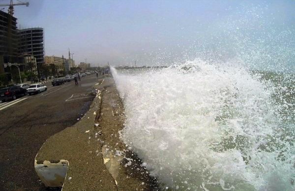 ارتفاع موج در خلیج فارس به 3 متر می رسد