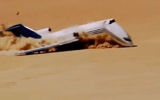 سقوط عمدی و باورنکردنی هواپیمای مسافربری در صحرا ، عکس